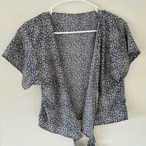 NWOT- Floral wrap top